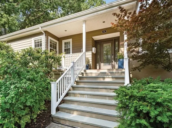 44 Rolling Ln, Newton, MA 02467