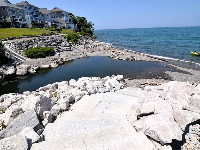 170 Larimar Dr — Photo 35