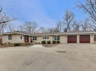 1127 Timber Trails Rd, Downers Grove, IL 60516