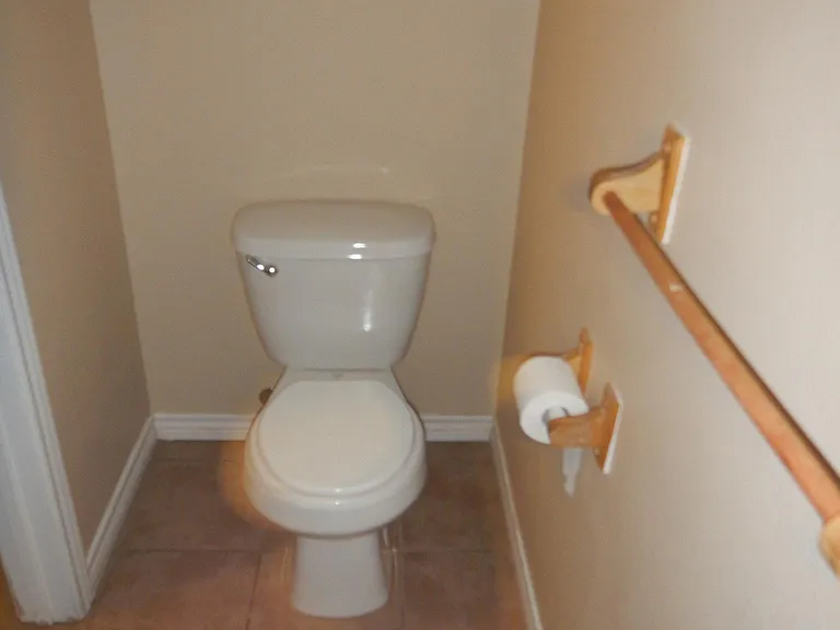 downstairs 1/2 bath