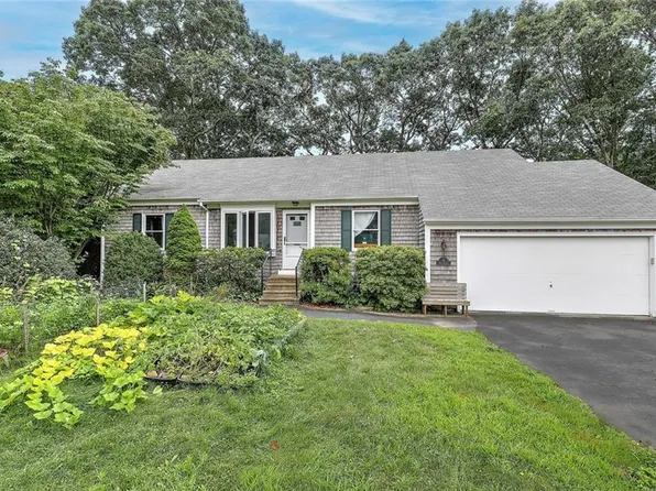 4 Pine Ave, Barrington, RI 02806