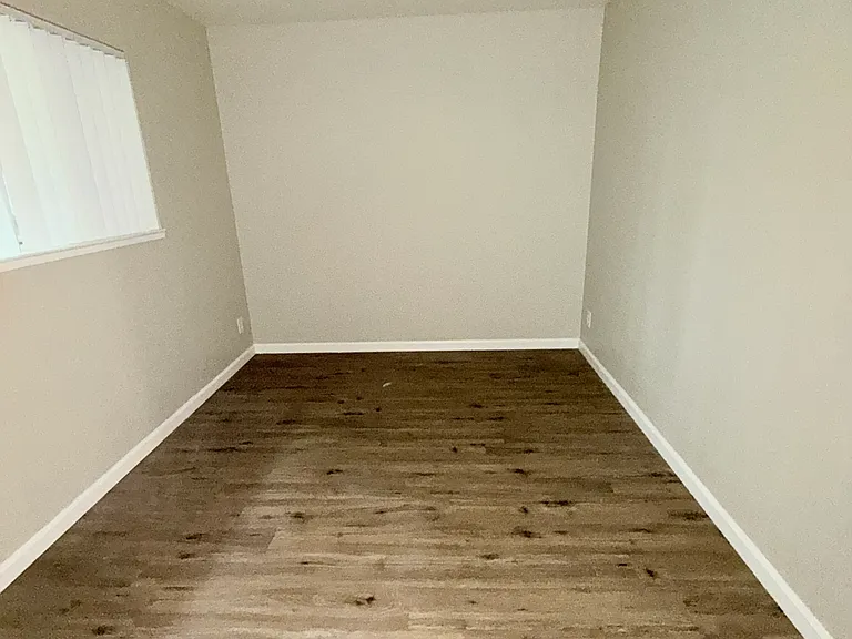2124 90th Ave #10 — Photo 18
