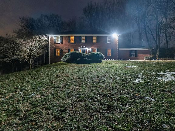 2nd image of 11301 Corobon Ln