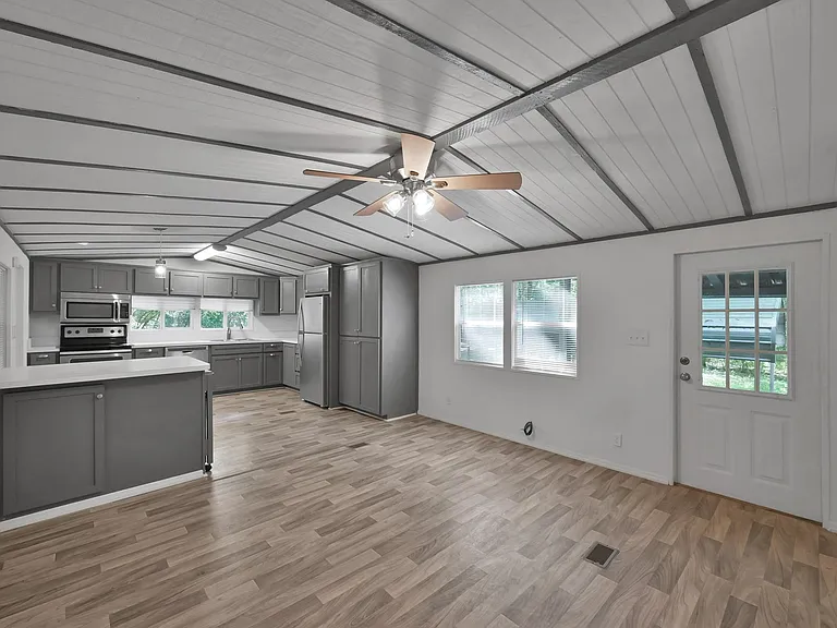 6432 Longmire Rd — Photo 1