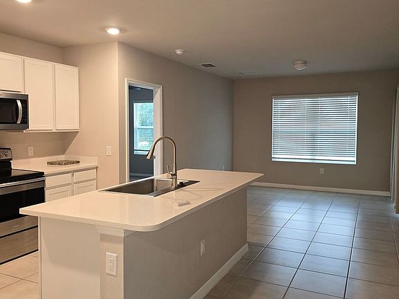 4th image of 3187 Estancia Ln