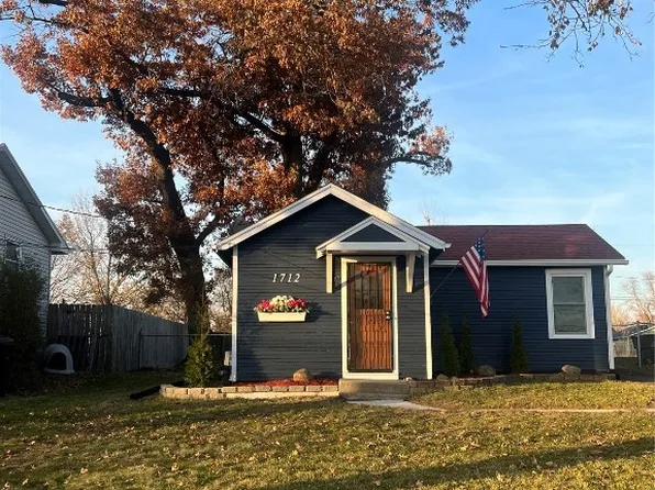 1712 34th St NE, Cedar Rapids, IA 52402