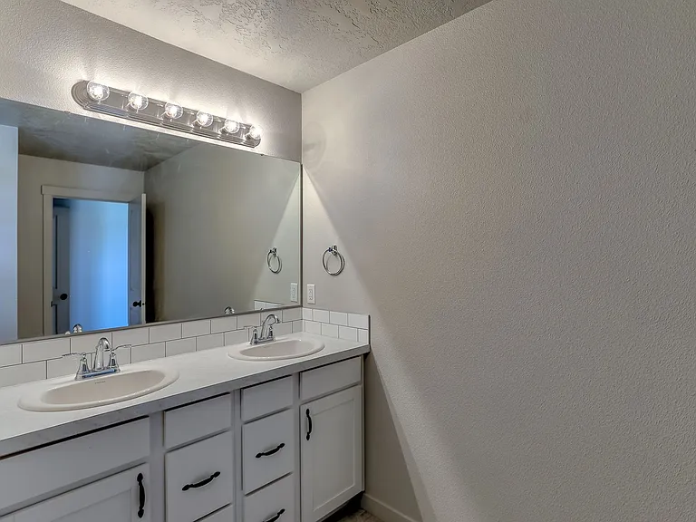 7505 S Foremast Ave — Photo 34