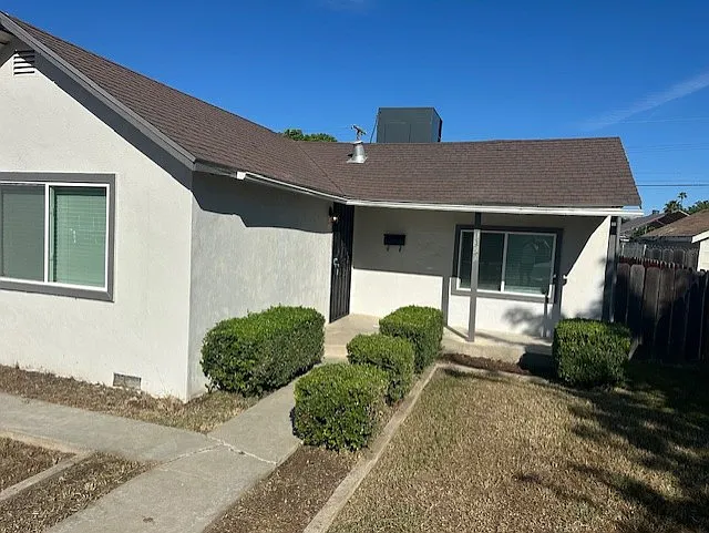 Building Photo - 1320 Orange Ave