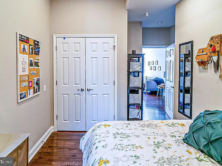 715 Sansom St #2F — Photo 8