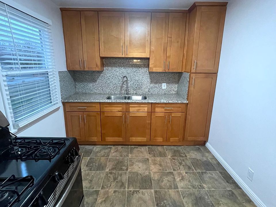 1st image of 2237 Pine Ave APT 6