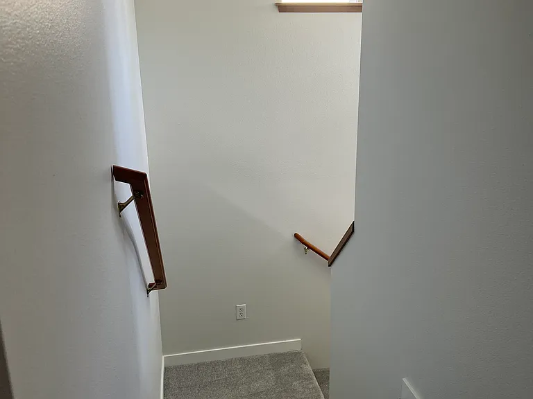 1360 Griggs St — Photo 17