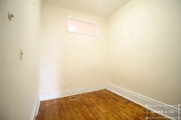 Rented by Grand & Co. | media 21