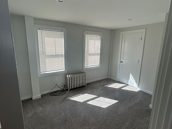 5th image of 625 Essex Ave #1