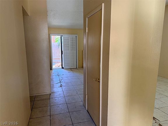 5th image of 384 Norlina Ct