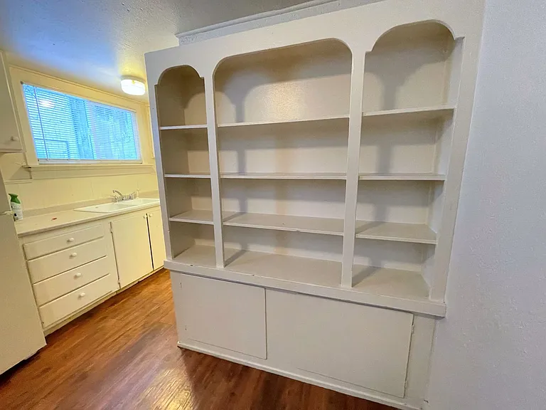 1335 Hyder St — Photo 35