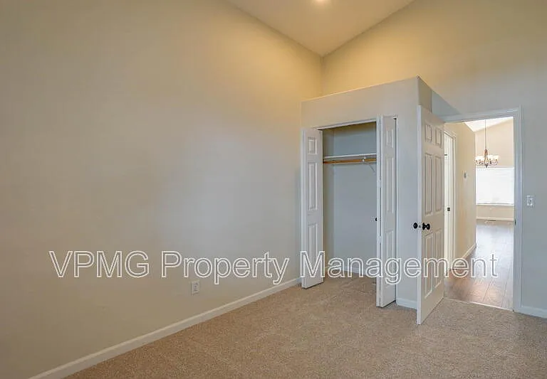 2115 NW 143rd Cir — Photo 25