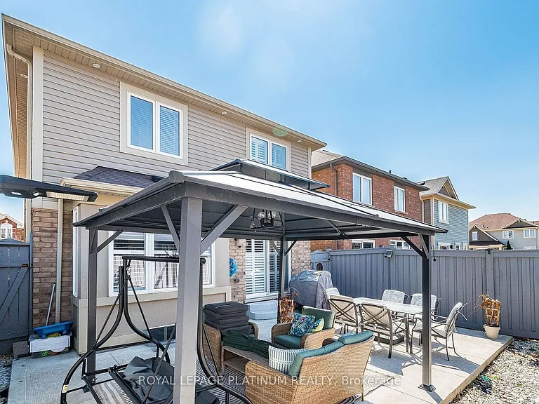 43 Arkwright Dr — Photo 32