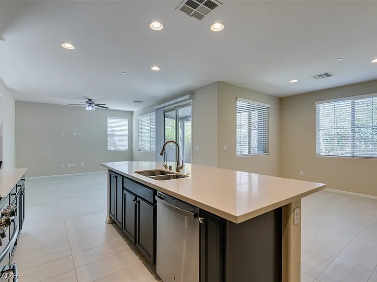 2549 Sable Ridge St — Photo 34