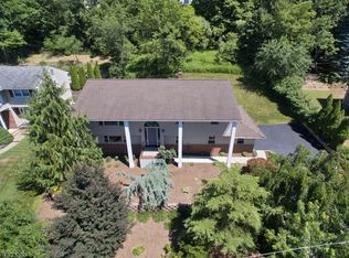 13 Bean Ct, Wanaque, NJ 07465