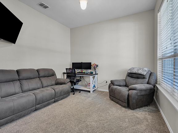 4th image of 205 King George Rd