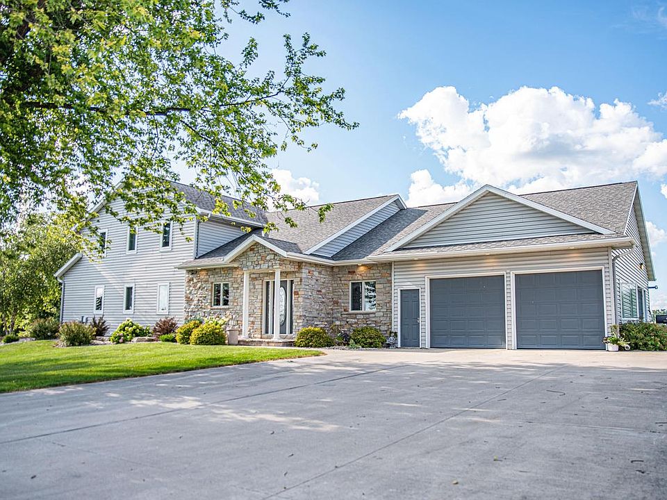 N11534 Center Dr, Brownsville, WI 53006 Zillow