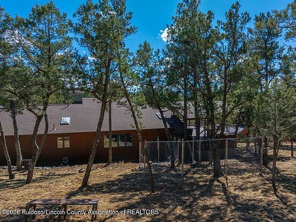 5th image of 303 Ll Davis Dr