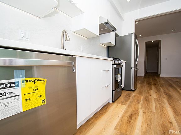 3rd image of 2263 Market St APT 3
