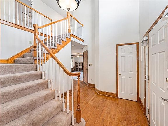 5th image of 505 SE Williamsburg Dr