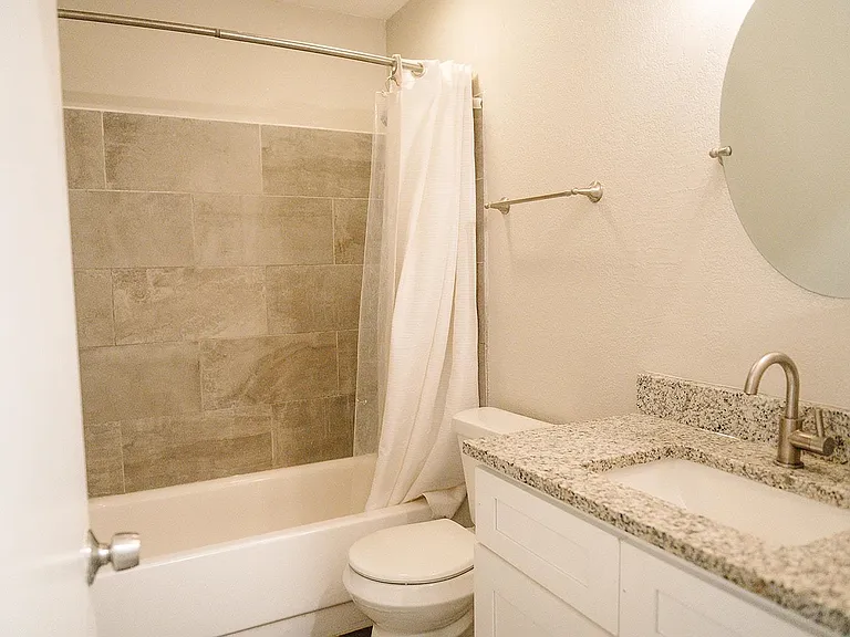 216 N Hollywood St #4 — Photo 9