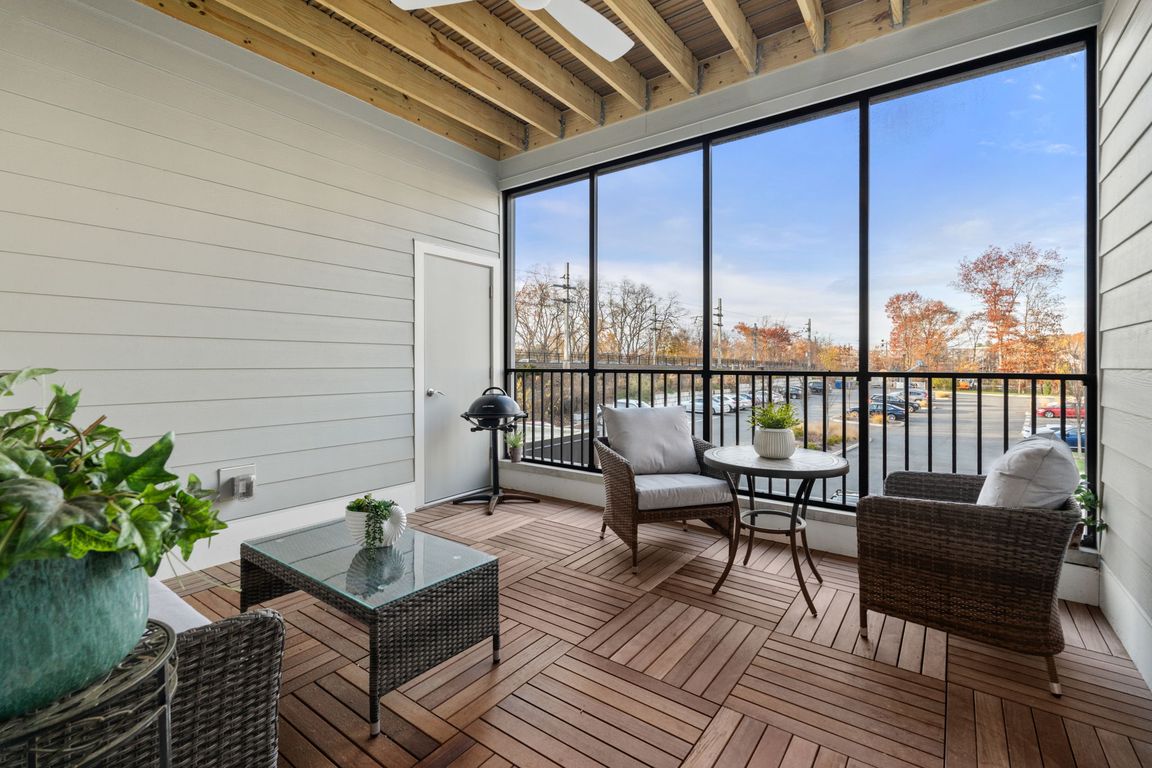 next background image