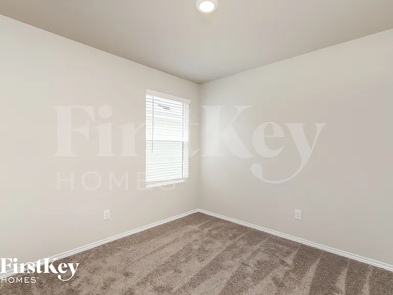 10610 Varmus Dr — Photo 12