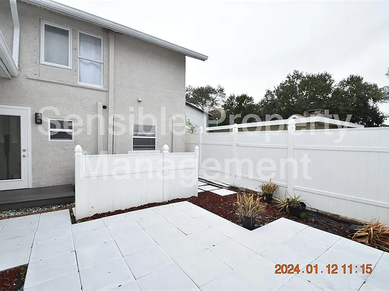 1254 Grove St #B — Photo 4