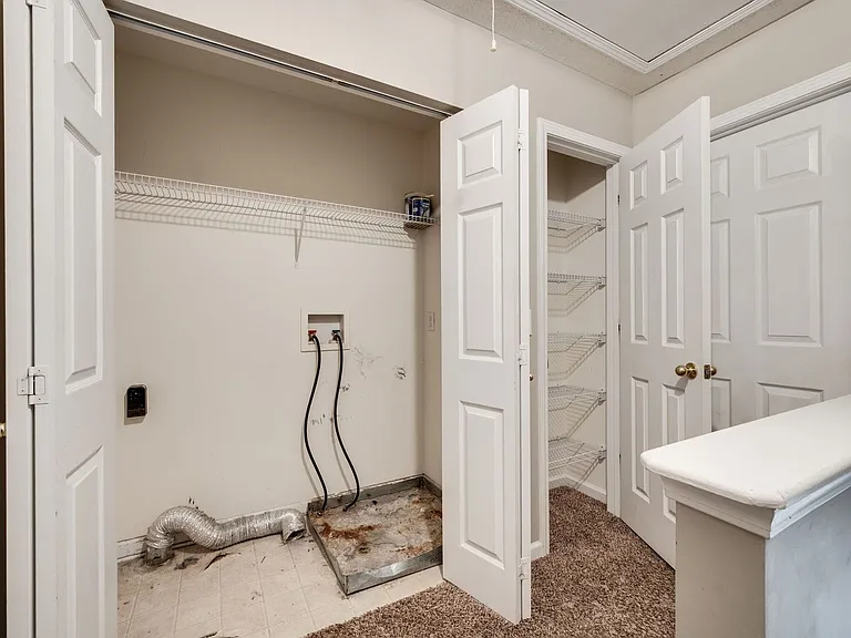209 Shadow Glen Dr — Photo 30
