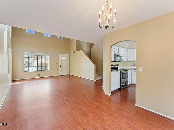 4th image of 4310 E GRAYTHORN Avenue