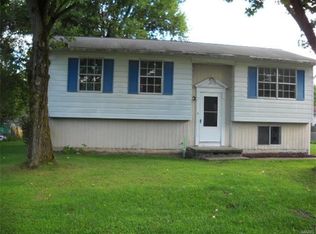 215 Cindy St, Brighton, IL 62012