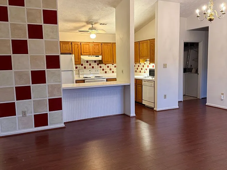 2153 Wainwright Ct #2B — Photo 6