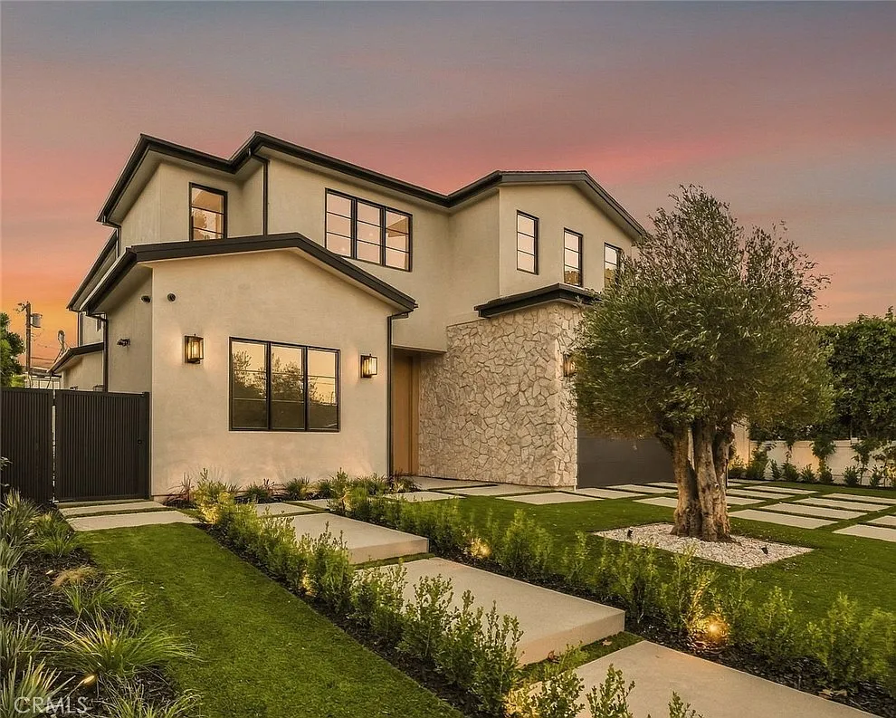 6 bed, 6.5 bath, 4803 sqft, $24,995 — Photo 1