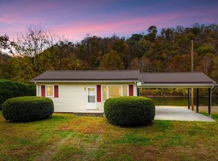 306 Cliffview Dr, Pembroke, VA 24136
