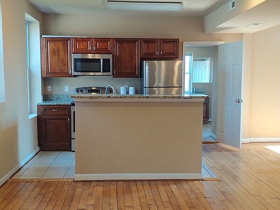 2nd image of 112 W 39th St APT 10