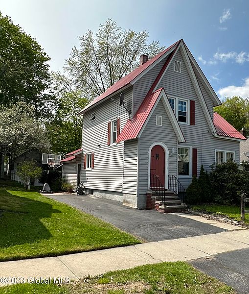2nd image of 12 Saratoga Boulevard