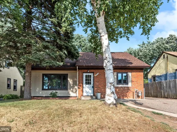 2072 McKnight Rd N, North Saint Paul, MN 55109