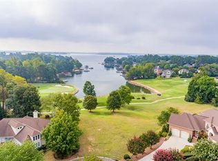 17300 Cove View Ct, Cornelius, NC 28031