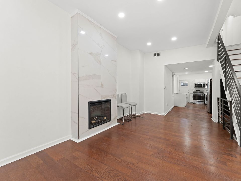 1st image of 2443 Nicholas St