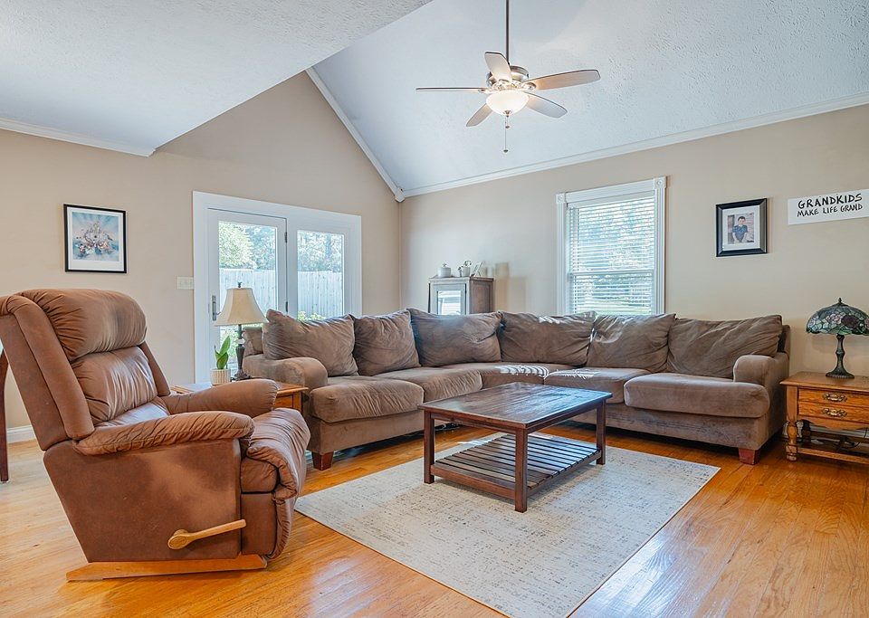 1010 Hopkinsville Rd, Earlington, KY 42410 Zillow