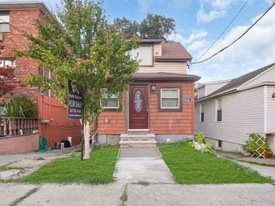 830 Hollywood Ave, Bronx, NY, 10465