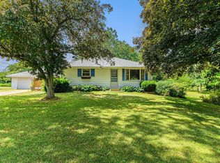 356 Riverview Dr, Plainwell, MI 49080
