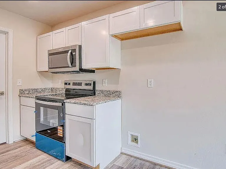 524 S Troy Ave — Photo 3