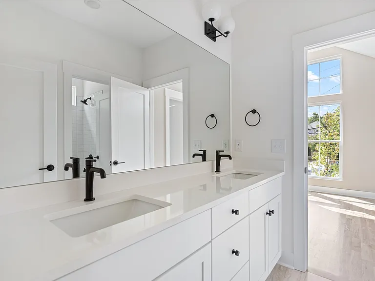 2830 Clifton Ave — Photo 22