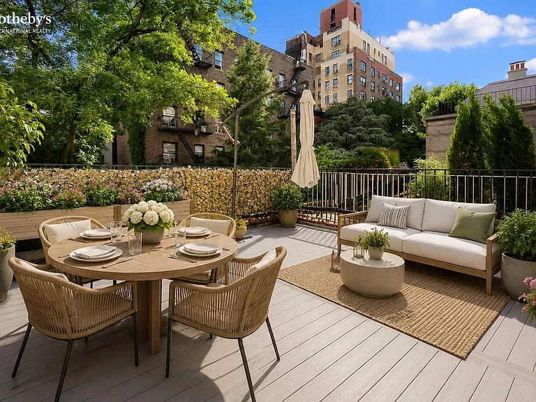 426 W 22nd St #2 — Photo 6