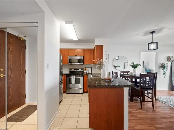 4850 Glen Erin Dr #1005, Mississauga, ON L5M 7S1